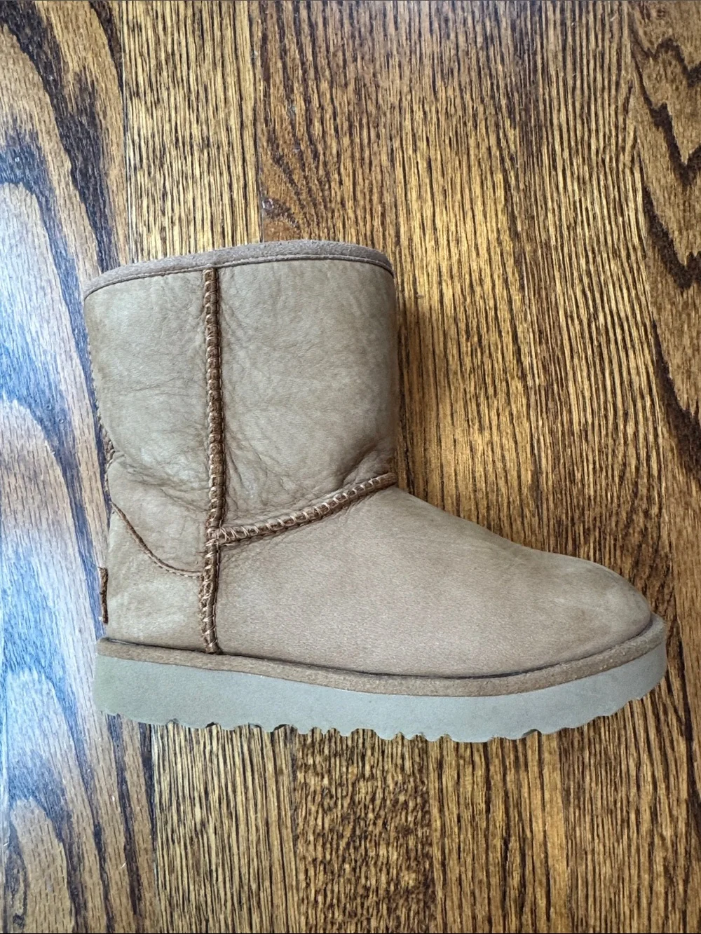 UGG Chestnut Classic Shearling Boots